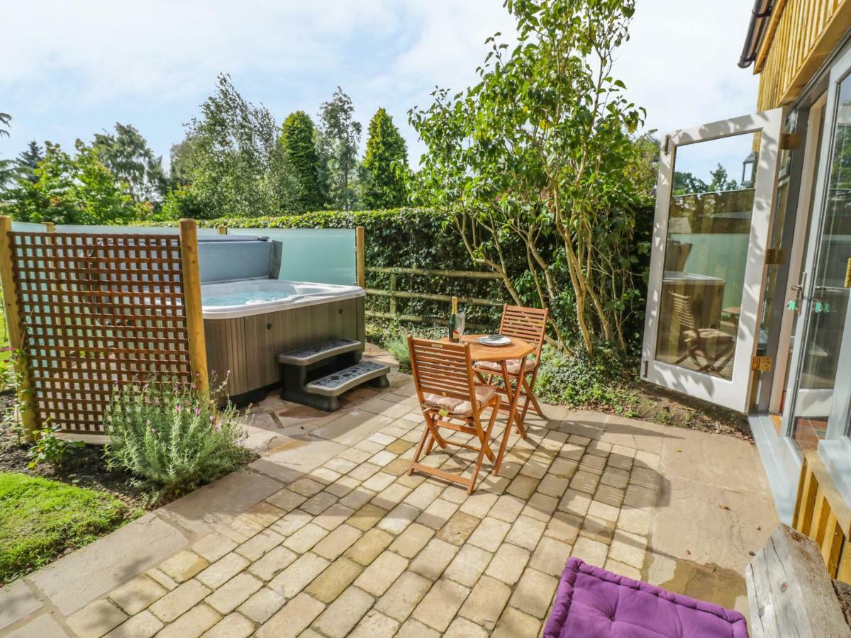 Hen House View Villa Rugeley Exterior foto