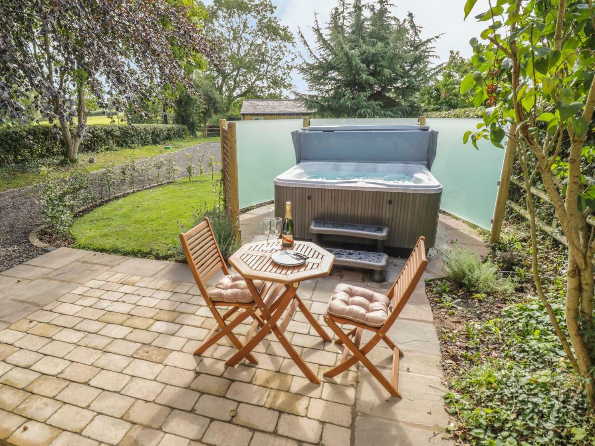 Hen House View Villa Rugeley Exterior foto